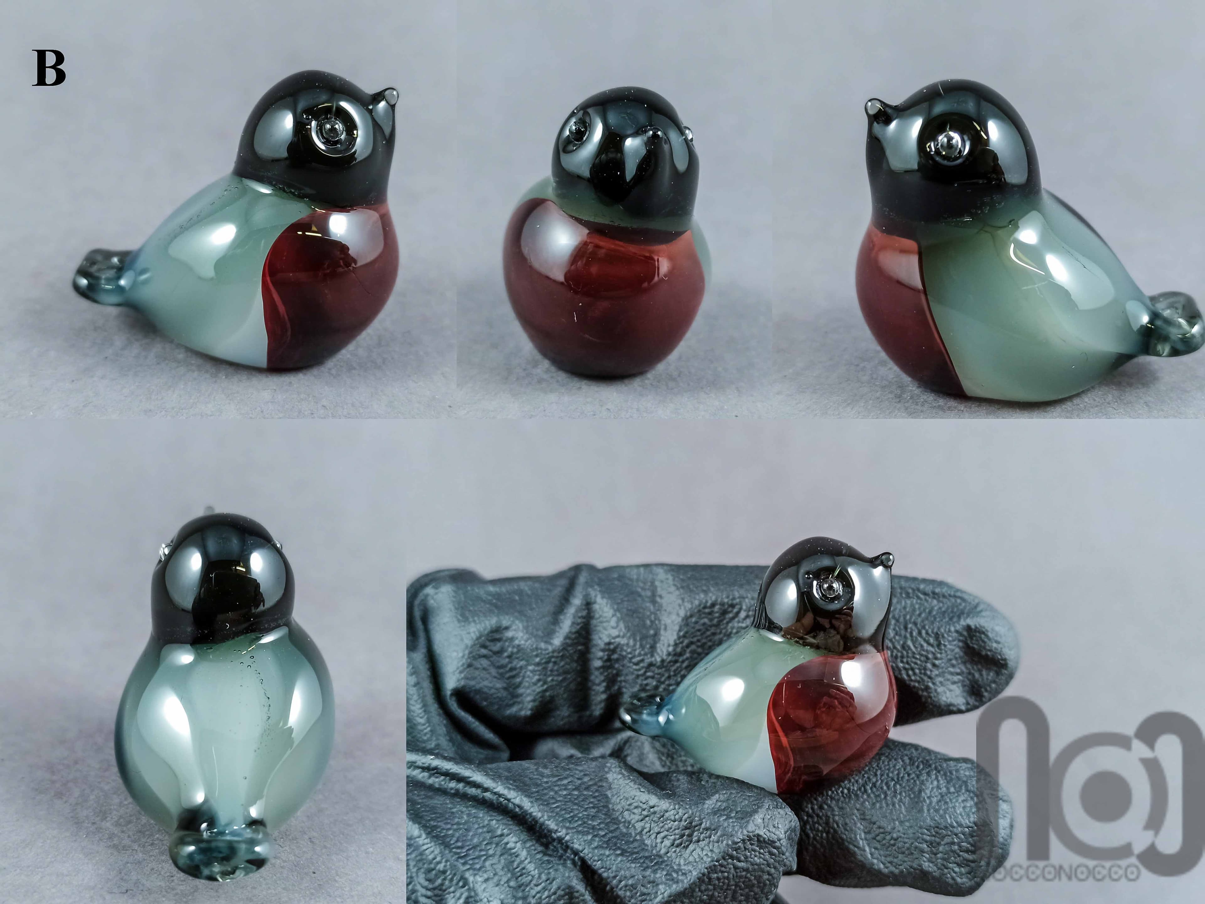 Miniature Robin Figurine — handmade borosilicate glass by NoccoNocco, detail view 2 of 2, made in Greece